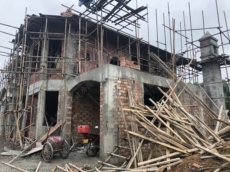 四川樂山自建房主體施工